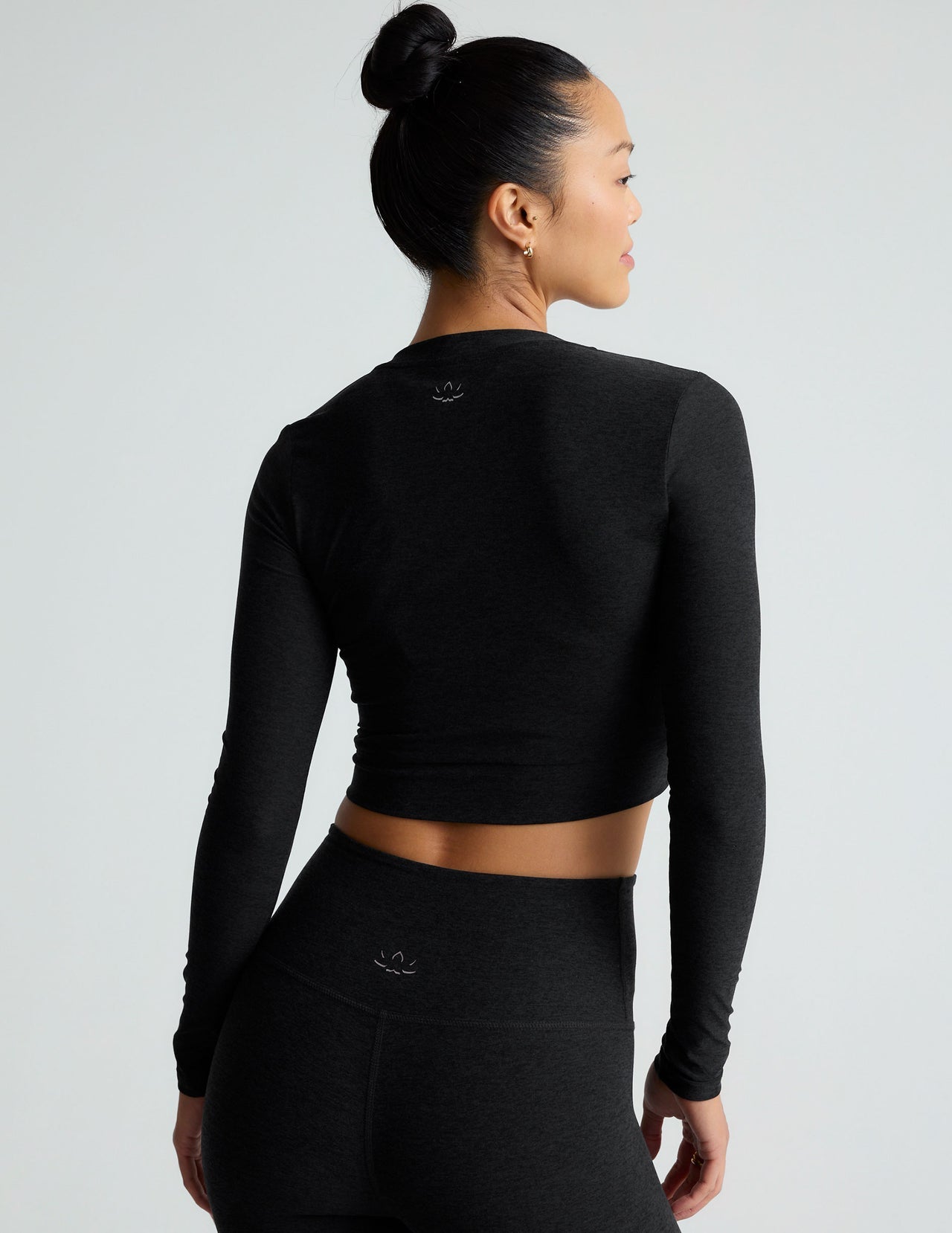 Featherweight Center Stage Cropped Long Sleeve Pullover - Fitted
